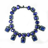 Collana con pietre blu